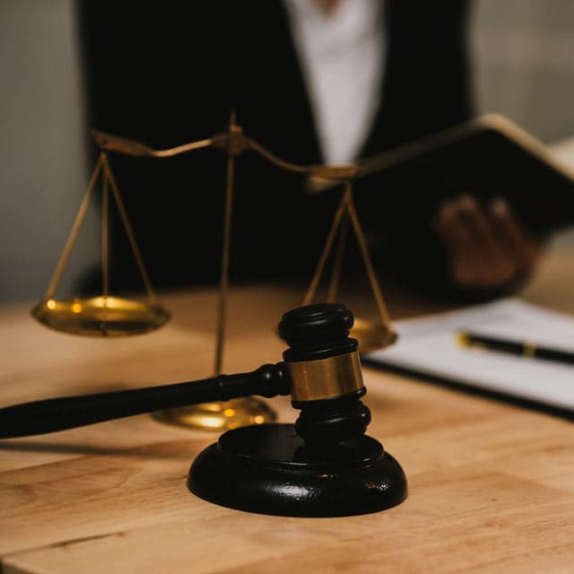 Ofrecemos defensa legal en derecho penal